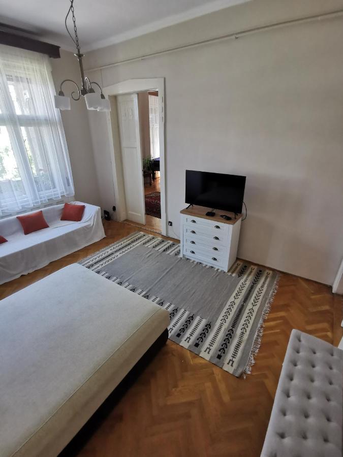 Antikvilla Apartman แซแก็ด ภายนอก รูปภาพ